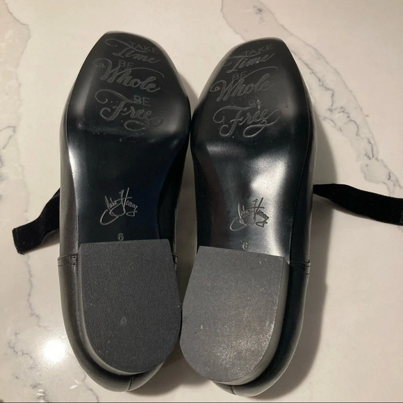 JOHN FLUEVOG Sz 6 Era Leather Velvet Ribbon  Shoes - Picture 6 of 16